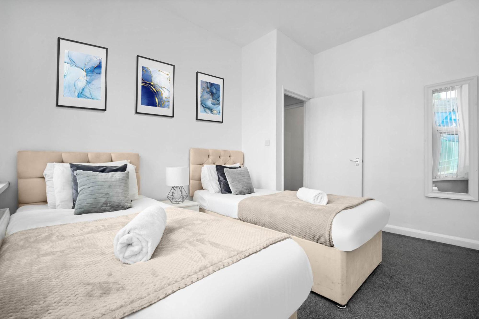 Two Bedroom Apartment - Single Beds - Accommodates 3 - Street Parking - Top Rated -Wbb West Bromwich Exterior photo
